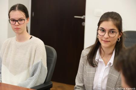 Poročilo dijakov Gimnazije in srednje šole Rudolfa Maistra Kamnik o udeležbi na Mladinskem parlamentu Alpske konvencije (5)